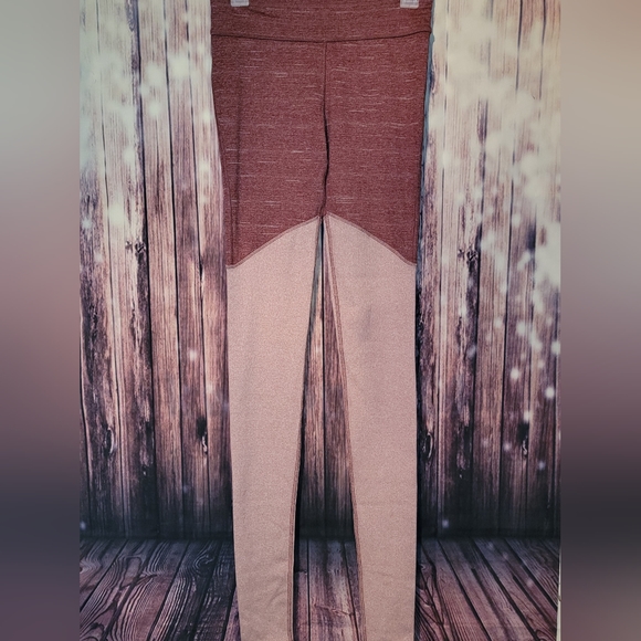 Free People Movement Evolution Leggings - XS - Color is Wine - NWT - Picture 3 of 9